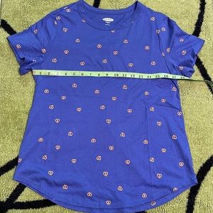 Old Navy pretzel shirt